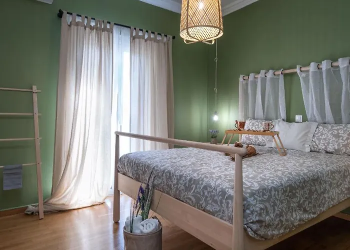 Apartment At The Foothills Of Acropolis