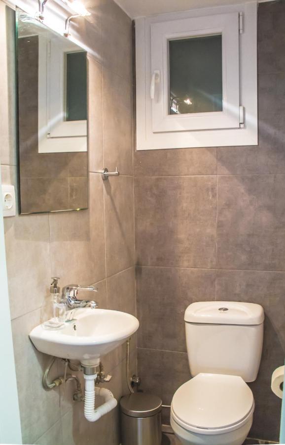 Apartment At The Foothills Of Acropolis Athen